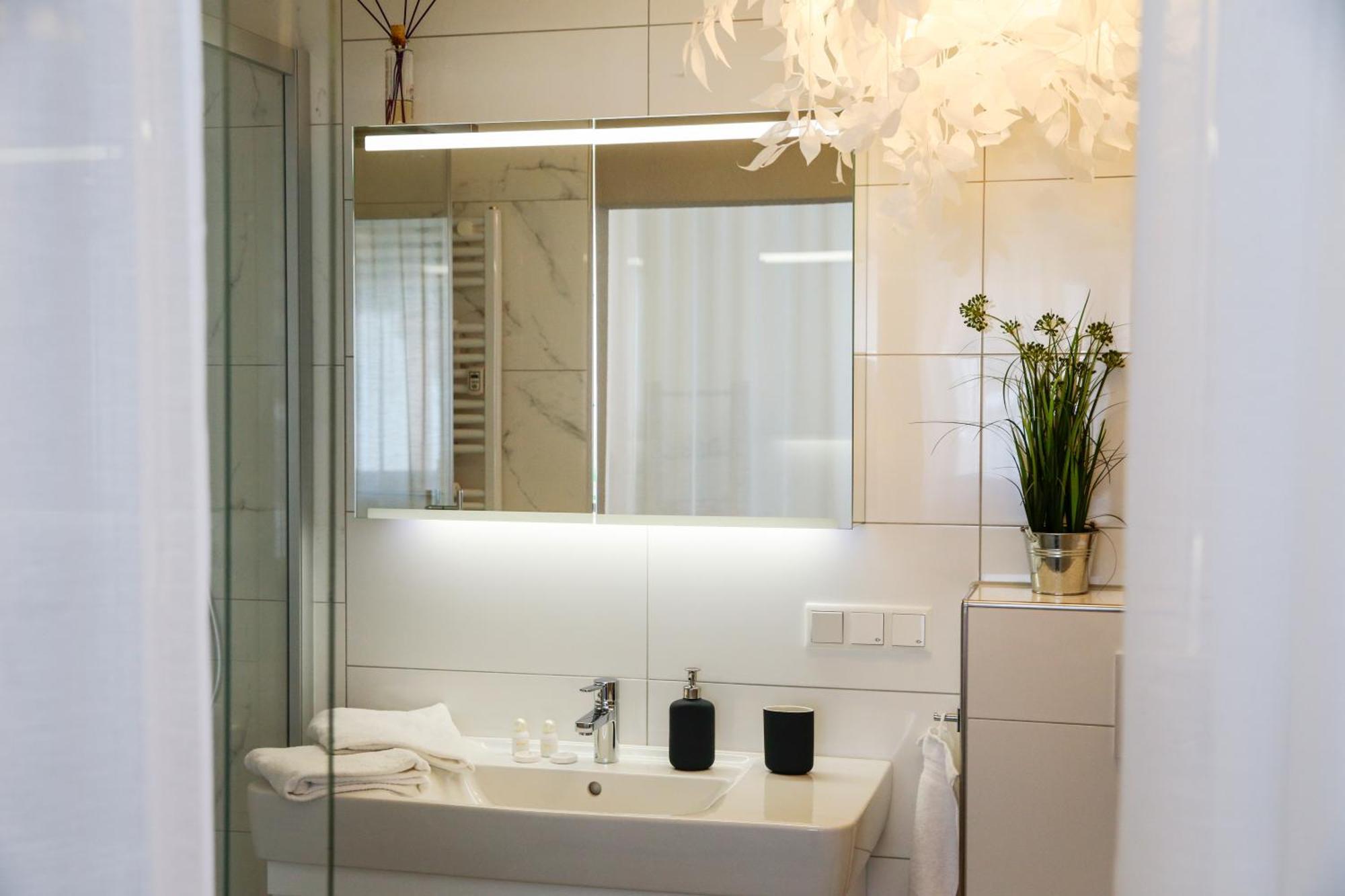 Dompanorama Der Weisse Pfau Apartment Fuer 2-4Pers Speyer Bagian luar foto
